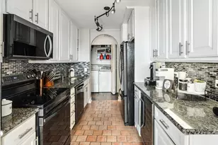 4170 N Marine Dr, Chicago, IL 60613 - Photo 7