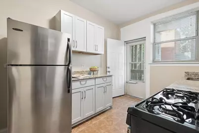 2314 W Byron Street #1, Chicago, IL 60618 - Photo 7