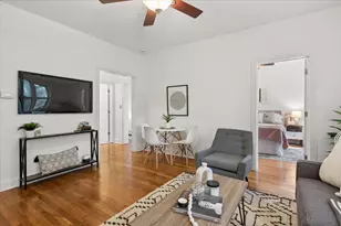 2314 W Byron St, Chicago, IL 60618 - Photo 3