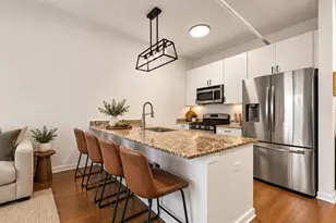 437 W Division St, Chicago, IL 60610 - Photo 5