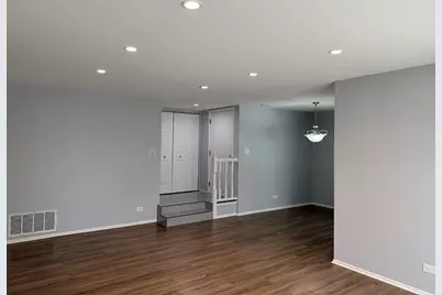1312 Coventry Circle #1312, Vernon Hills, IL 60061 - Photo 3
