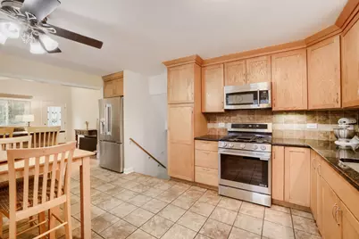 829 N Howard Avenue, Elmhurst, IL 60126 - Photo 5