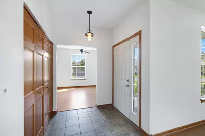 900 Scottsdale Drive, Hampshire, IL 60140 - Photo 3