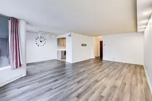 4170 N Marine Dr, Chicago, IL 60613 - Photo 13