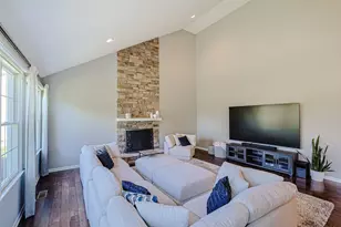 7 Tournament Dr S, Hawthorn Woods, IL 60047 - Photo 13