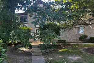 529 E 9th St, Lockport, IL 60441 - Photo 1