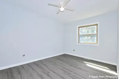 1811 Hazelwood Drive, Lindenhurst, IL 60046 - Photo 13