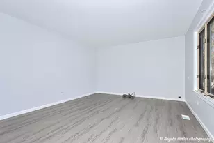 1811 Hazelwood Dr, Lindenhurst, IL 60046 - Photo 5