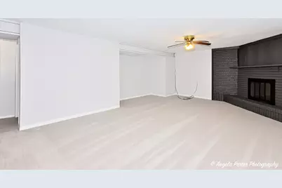 1811 Hazelwood Drive, Lindenhurst, IL 60046 - Photo 19