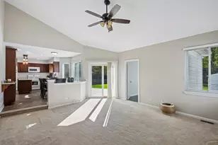 290 Rock Hall Ct, Grayslake, IL 60030 - Photo 11