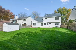 290 Rock Hall Ct, Grayslake, IL 60030 - Photo 23