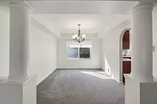 290 Rock Hall Ct, Grayslake, IL 60030 - Photo 5