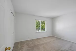 290 Rock Hall Ct, Grayslake, IL 60030 - Photo 19