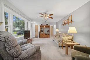 548 W St Charles Rd, Lombard, IL 60148 - Photo 7