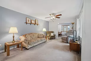 548 W St Charles Rd, Lombard, IL 60148 - Photo 5