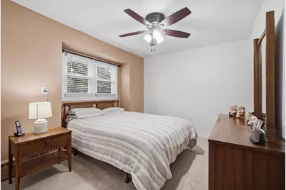 548 W Saint Charles Road, Lombard, IL 60148 - Photo 11