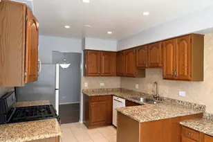1312 Coventry Cir, Vernon Hills, IL 60061 - Photo 9