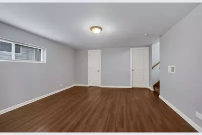 318 E Maple Avenue, Roselle, IL 60172 - Photo 17