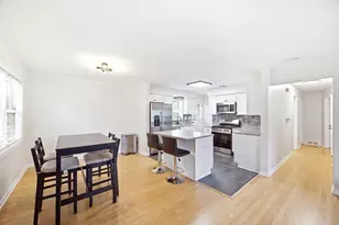 33 Cranbrook Dr, Des Plaines, IL 60016 - Photo 5