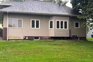 505 S Park St, Sheffield, IL 61361 - Photo 3