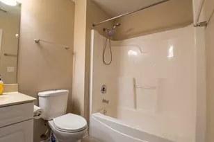8424 Dawn Ln, Darien, IL 60561 - Photo 21