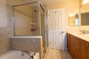 8424 Dawn Ln, Darien, IL 60561 - Photo 17