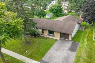 7870 Asbury Cir, Hanover Park, IL 60133 - Photo 25