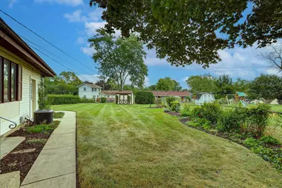 385 Pleasant Street, Hoffman Estates, IL 60169 - Photo 25