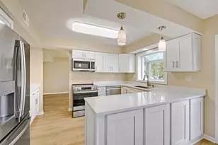 4170 Ludington Ct, Hoffman Estates, IL 60192 - Photo 5
