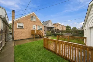 6221 S Tripp Ave, Chicago, IL 60629 - Photo 5