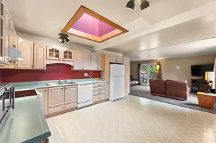 135 Laura Ln, Thornton, IL 60476 - Photo 7