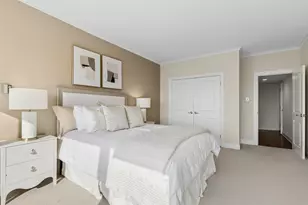 175 E Delaware Pl, Chicago, IL 60611 - Photo 13