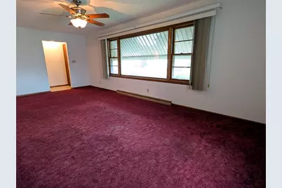 1364 Empire Court, Freeport, IL 61032 - Photo 9