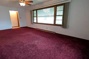 1364 Empire Ct, Freeport, IL 61032 - Photo 9