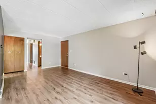 9555 SW Hwy, Oak Lawn, IL 60453 - Photo 5