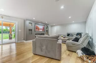 8454 S 85th Ct, Hickory Hills, IL 60457 - Photo 5