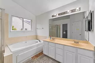 2131 Skylane Dr, Naperville, IL 60564 - Photo 19