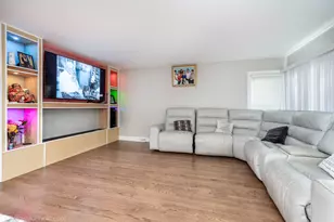 8433 Central Ave, Burbank, IL 60459 - Photo 9