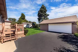 221 East Ave, Park Ridge, IL 60068 - Photo 21