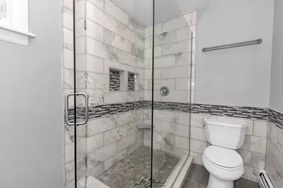 10S073 Clarendon Hills Road, Willowbrook, IL 60527 - Photo 15