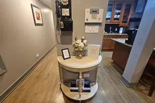 1050 W Dakin St, Chicago, IL 60613 - Photo 5