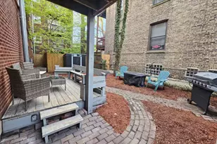 1050 W Dakin St, Chicago, IL 60613 - Photo 25