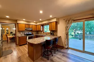 5 Hidden Lake Ct, Bloomington, IL 61704 - Photo 7
