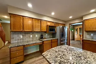 5 Hidden Lake Ct, Bloomington, IL 61704 - Photo 5