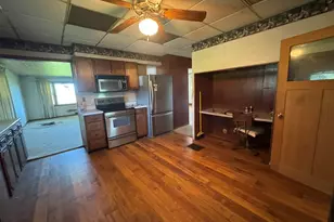 423 E 300N Rd, Gibson City, IL 60936 - Photo 7