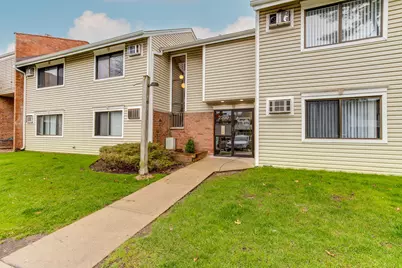 2200 Bayside Drive #4, Palatine, IL 60074 - Photo 3