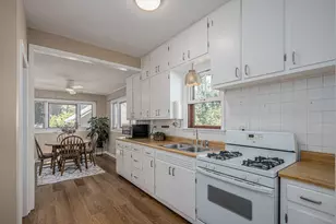 843 Pearl St, Aurora, IL 60505 - Photo 11