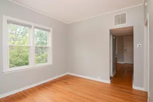 2101 W Montrose Ave, Chicago, IL 60618 - Photo 9