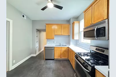 2101 W Montrose Avenue #2, Chicago, IL 60618 - Photo 3