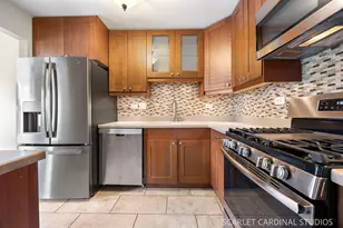 376 Thorncliff Dr, Glendale Heights, IL 60139 - Photo 5